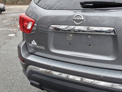 Used 2020 Nissan Pathfinder S image 18