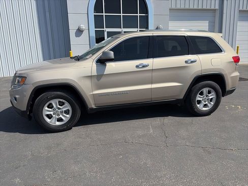 Used 2014 Jeep Grand Cherokee Laredo w/ Quick Order Package 23E image 4