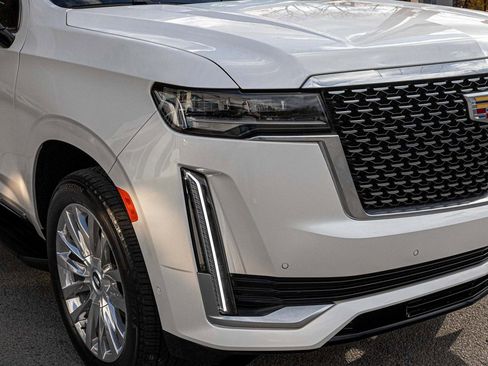 Used 2024 Cadillac Escalade Premium Luxury image 36