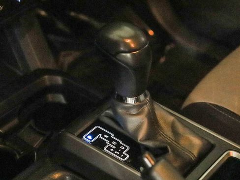 Used 2022 Toyota Tacoma TRD Sport RWD image 19