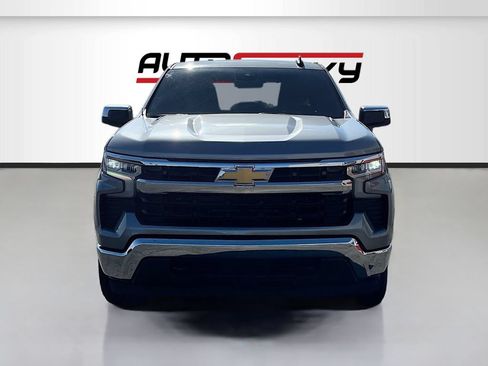 Used 2025 Chevrolet Silverado 1500 LT AWD/4WD image 2