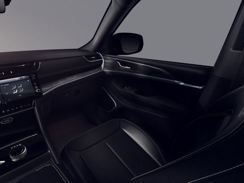 New 2026 Jeep Grand Cherokee Limited Reserve image 7