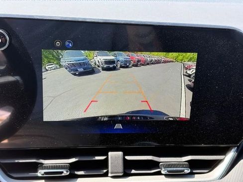 New 2026 Chevrolet Equinox LT w/ LPO, Floor Liner Package AWD/4WD image 16