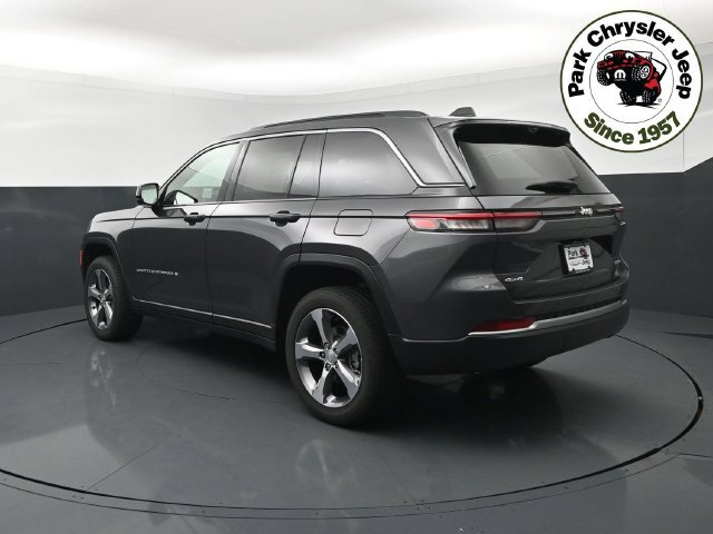 New 2026 Jeep Grand Cherokee Limited w/ Luxury Tech Group II AWD/4WD image 4