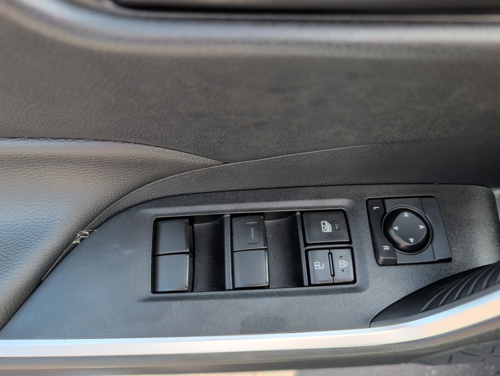 Certified 2025 Toyota RAV4 LE AWD/4WD image 16