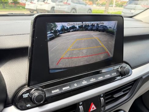Used 2019 Kia Forte LXS FWD image 19