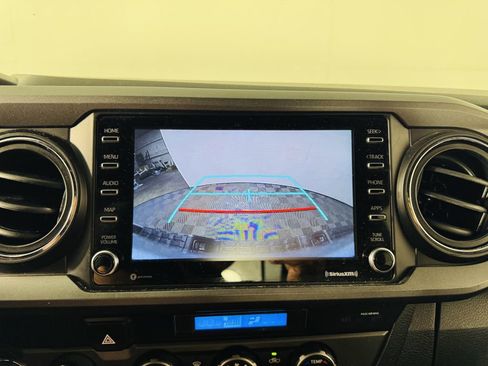Used 2022 Toyota Tacoma TRD Off-Road AWD/4WD image 17