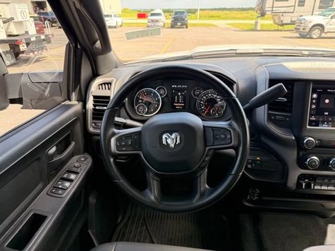 Used 2024 RAM 5500 Tradesman w/ Chrome Appearance Group AWD/4WD image 5
