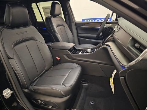 New 2025 Jeep Grand Cherokee Overland image 36