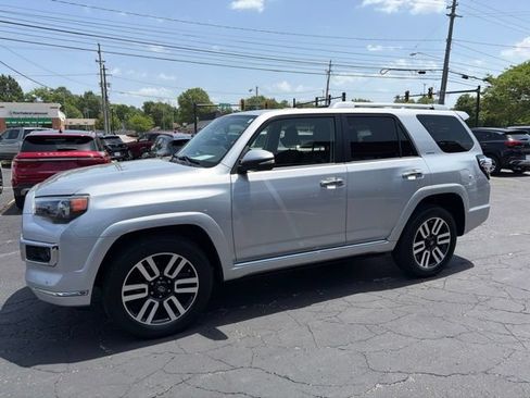 Used 2022 Toyota 4Runner Limited AWD/4WD image 3