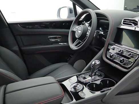 New 2025 Bentley Bentayga image 29