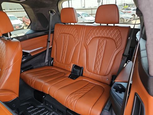 Used 2025 BMW X7 xDrive40i w/ Executive Package AWD/4WD image 11