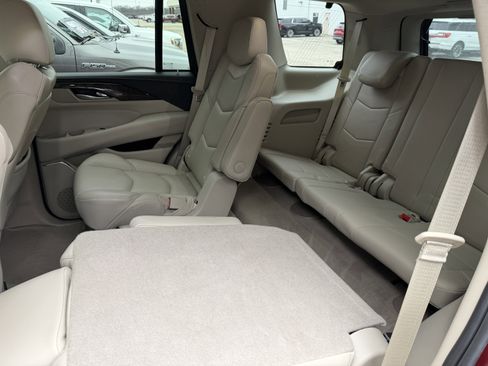 Used 2019 Cadillac Escalade Premium Luxury image 11