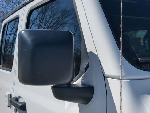 Used 2023 Jeep Gladiator Overland w/ Trailer Tow Package image 11