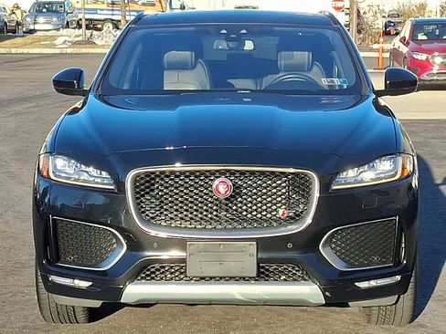 Used 2018 Jaguar F-PACE S image 2