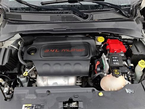 Used 2020 Jeep Compass Limited image 28