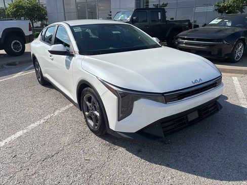 Used 2025 Kia K4 FWD image 7