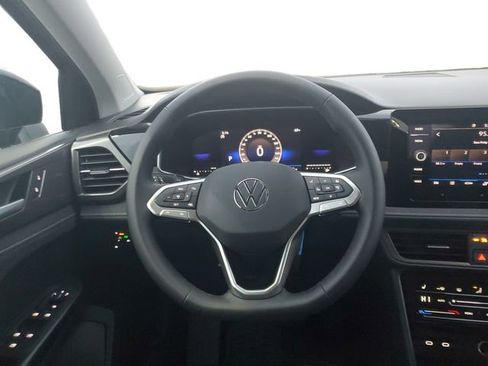 New 2026 Volkswagen Taos SE FWD image 17
