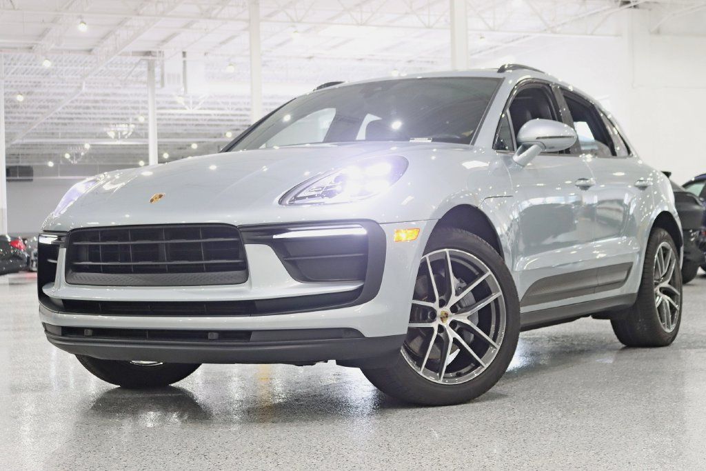 Used 2022 Porsche Macan AWD/4WD image 6
