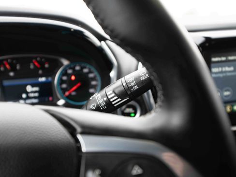 Used 2023 Chevrolet Traverse LT image 14