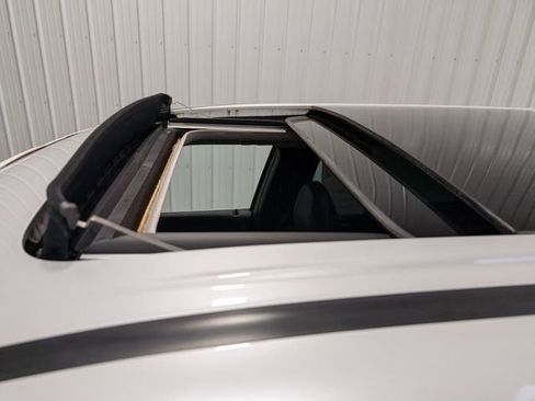 Used 2023 Mitsubishi Outlander 4WD Plug-In Hybrid image 8