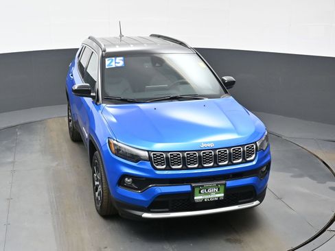 Used 2025 Jeep Compass Limited image 38