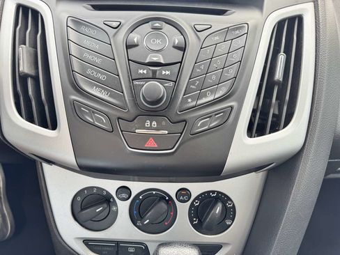 Used 2013 Ford Focus SE FWD image 44
