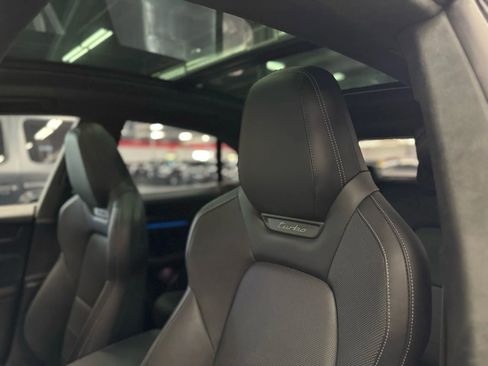 Used 2024 Porsche Macan Turbo Electric image 20