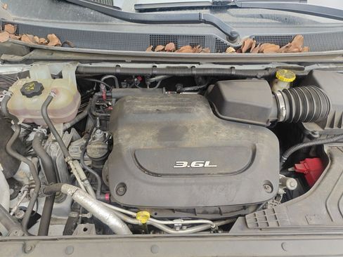 Used 2017 Chrysler Pacifica Touring-L Plus w/ Advanced Safetytec Group image 9