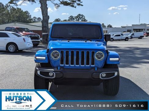 Used 2022 Jeep Wrangler Unlimited Sahara image 3