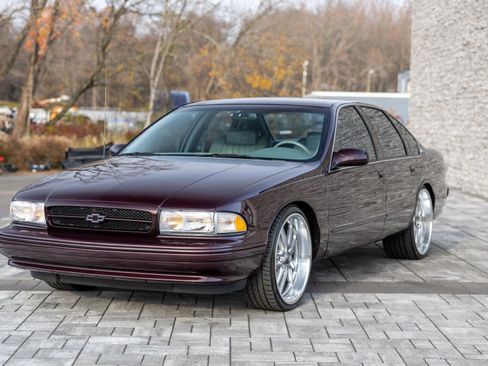 Used 1995 Chevrolet Impala Sedan image 4