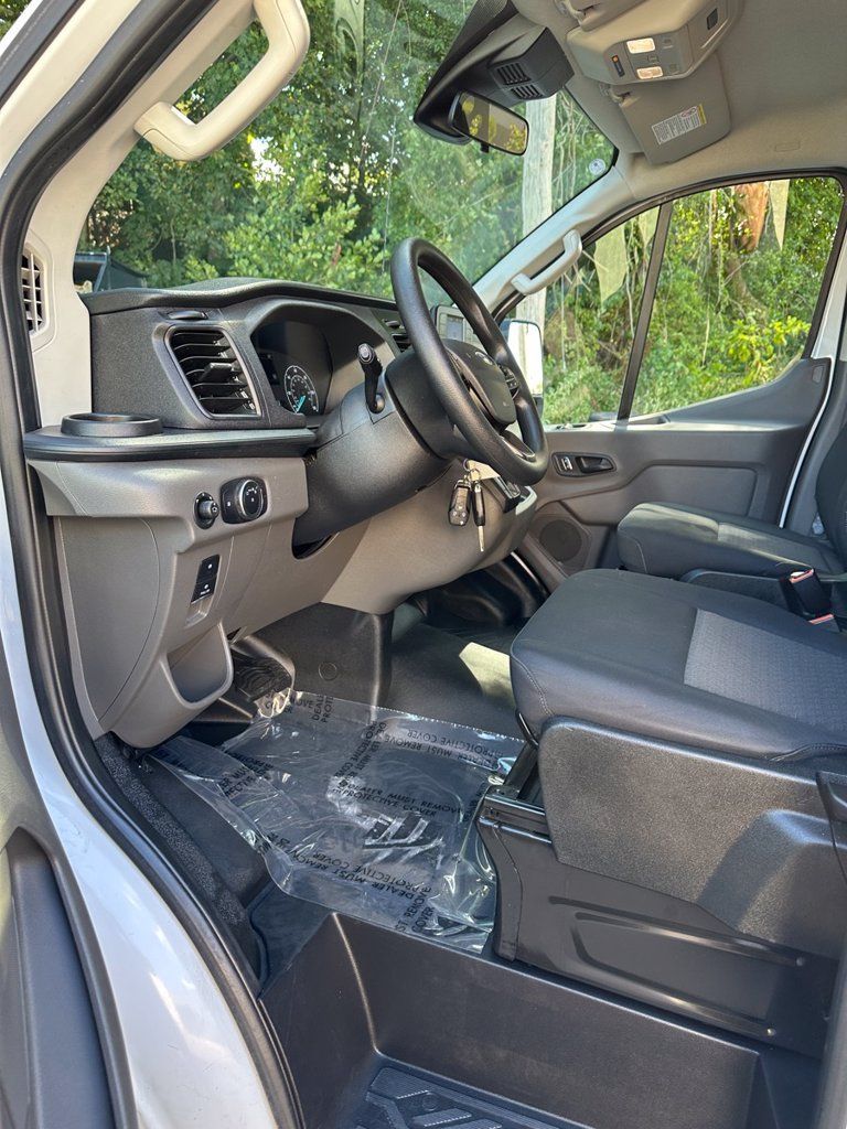 Used 2025 Ford Transit 250 Low Roof w/ Exterior Upgrade Package RWD image 11