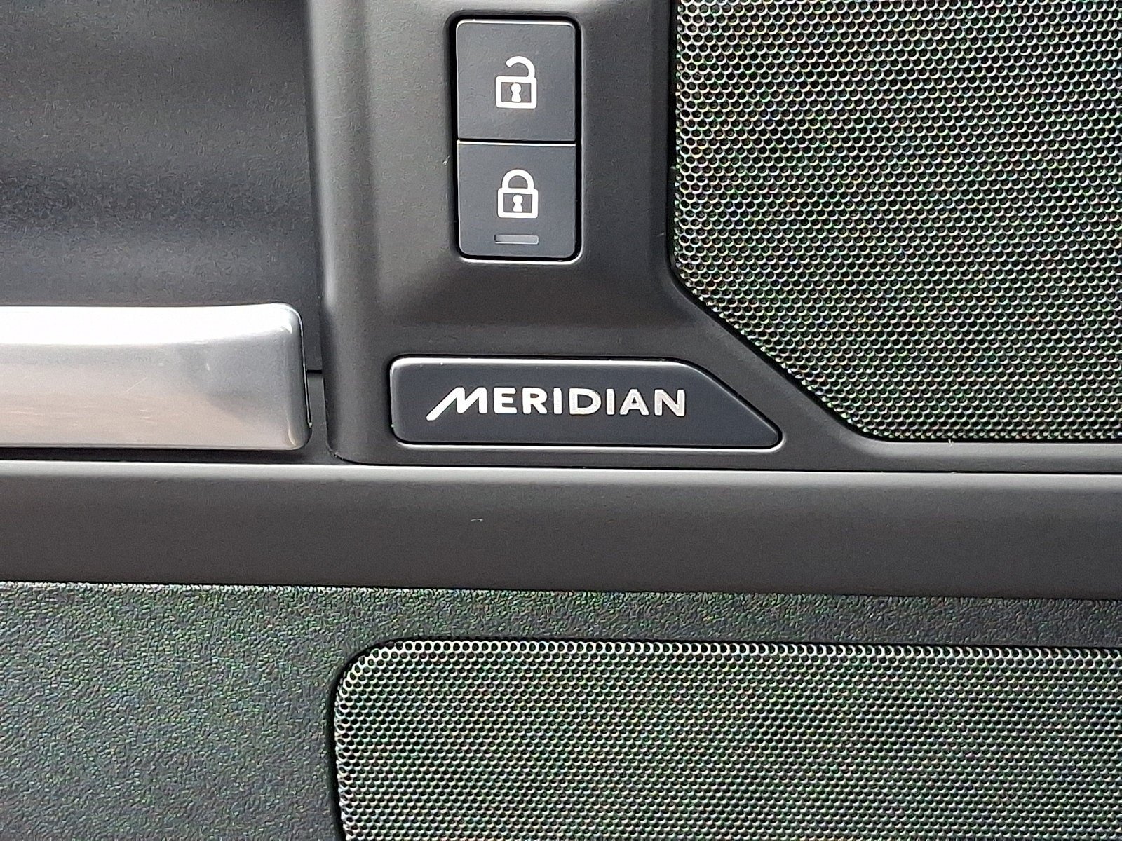 Used 2025 Land Rover Defender 110 S AWD/4WD image 27