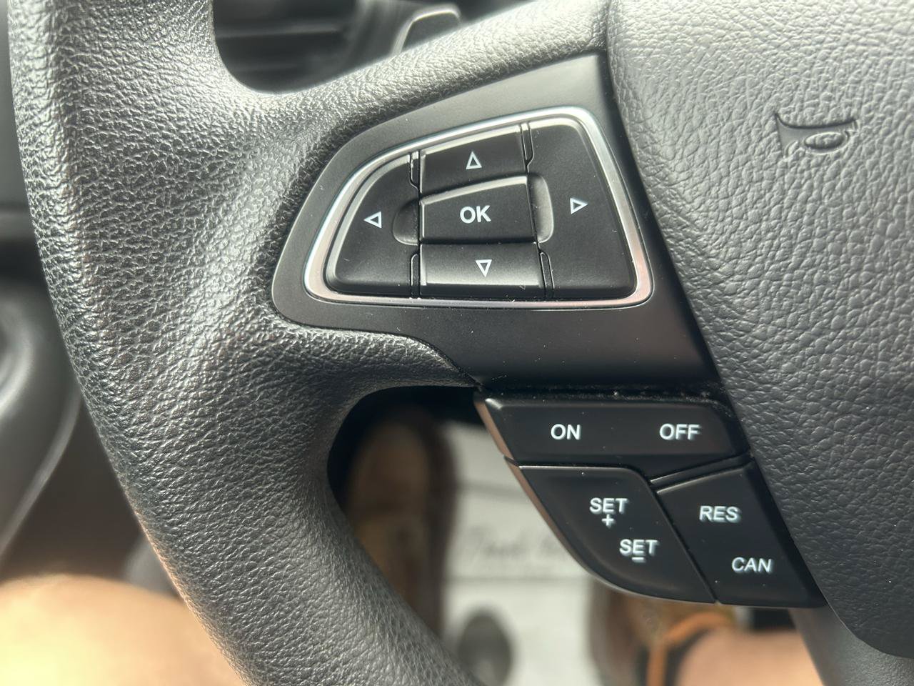 Used 2017 Ford Escape SE w/ Equipment Group 201A FWD image 18
