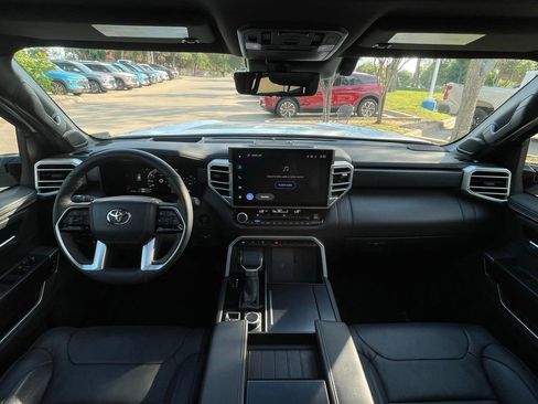 Used 2025 Toyota Sequoia Platinum AWD/4WD image 11