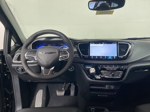 New 2026 Chrysler Pacifica Select image 19