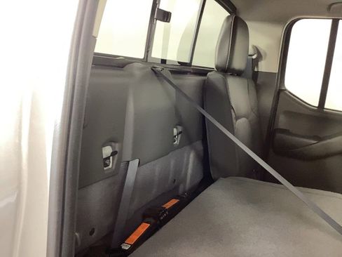 Used 2015 Nissan Frontier PRO-4X image 14