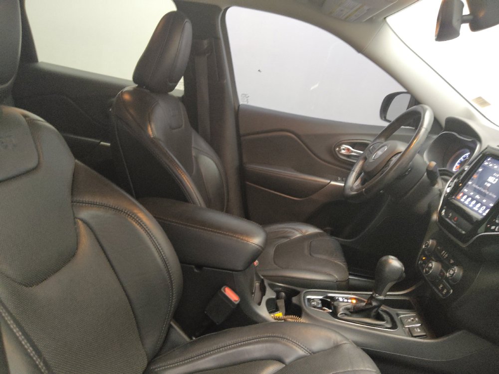 Used 2019 Jeep Cherokee Limited FWD image 21