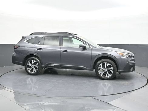 Used 2022 Subaru Outback Limited AWD/4WD image 17