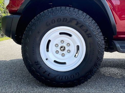 Certified 2026 Ford Bronco Heritage Edition AWD/4WD image 9