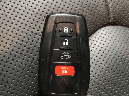 Used 2020 Toyota Highlander Limited image 32