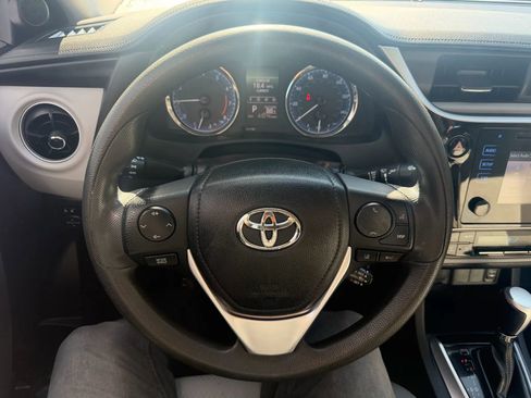 Used 2019 Toyota Corolla LE image 12
