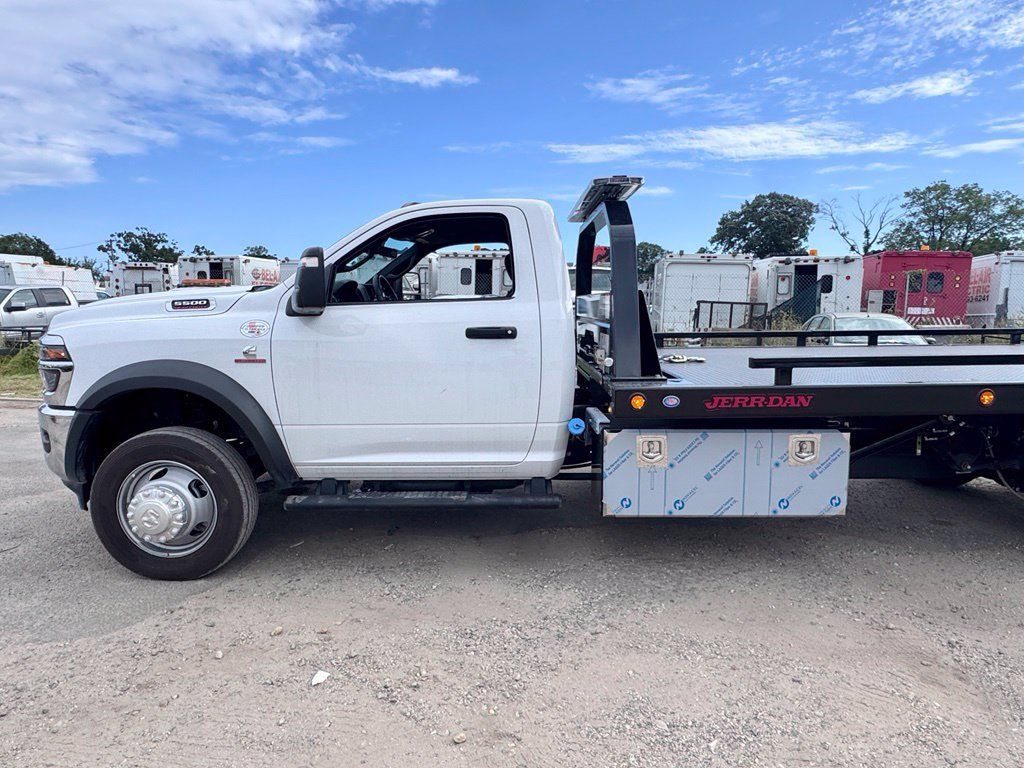 Used 2025 RAM 5500 Tradesman AWD/4WD image 4