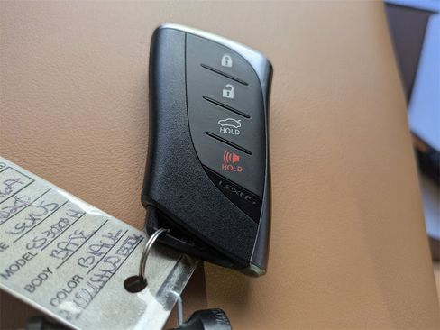 Used 2020 Lexus ES 300h w/ Premium Package image 29