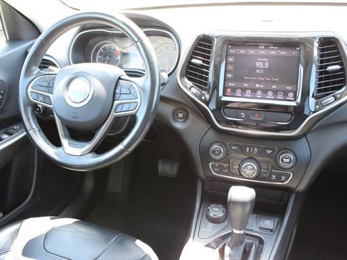 Used 2019 Jeep Cherokee Limited AWD/4WD image 8