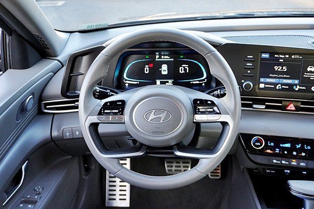 Certified 2026 Hyundai Elantra Sport FWD image 28