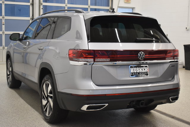 Used 2025 Volkswagen Atlas SE AWD/4WD image 10