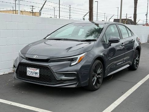 Used 2024 Toyota Corolla SE FWD image 2