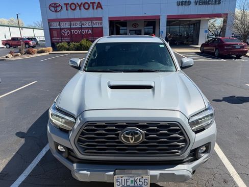 Used 2020 Toyota Tacoma TRD Sport w/ TRD Premium Sport Package image 10