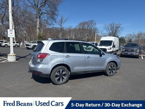 Used 2017 Subaru Forester 2.5i Premium image 8